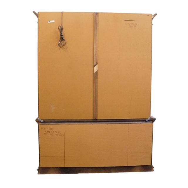 Bernhardt Furniture Solid Walnut French Provincial 61" Lighted Display China Cabinet 636-100 / 636-606 For Sale - Image 11 of 15