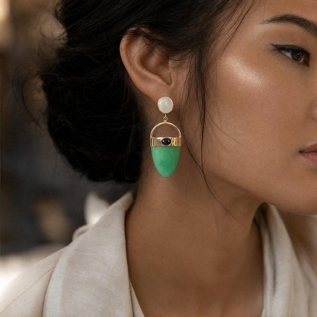 Late 20th-Century 14k Yellow Gold Chrysoprase, Moonstone and Amethyst Earrings, A Pair For Sale - Image 4 of 4