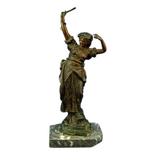 19th Century Sculpture of a Roman Ciociara Lady in White Bronze Metal and Marble, Italy, 1800s For Sale