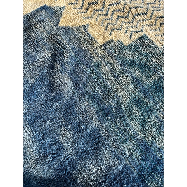 This exceptional Moroccan Beni Ouarain rug originates from the renowned Mrirt region, celebrated for producing some of the...