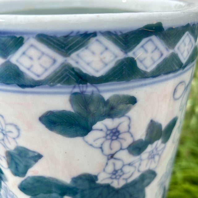 Vintage Blue and White Chinoiserie Porcelain Hand-Painted Floral Umbrella Stand For Sale - Image 11 of 12