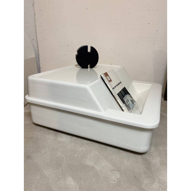 Plastic Coffee Table attributed to Jean-Paul Emonds-Alt for Meurop, 1970s For Sale - Image 7 of 9