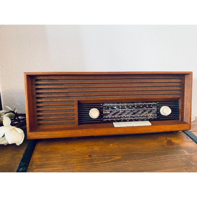 Teak Type 119 Tube Radio from Wega, 1960s For Sale - Image 4 of 17