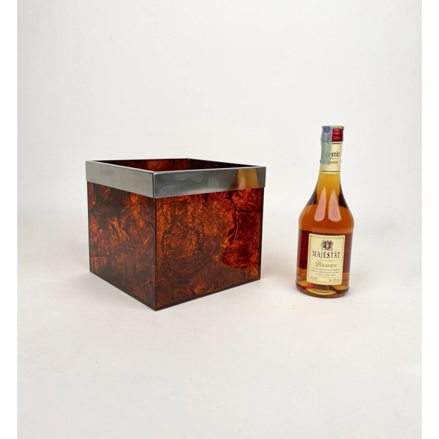 1970s Tortoiseshell Effect Acrylic & Chrome Basket, Italy, 1970s For Sale - Image 5 of 7