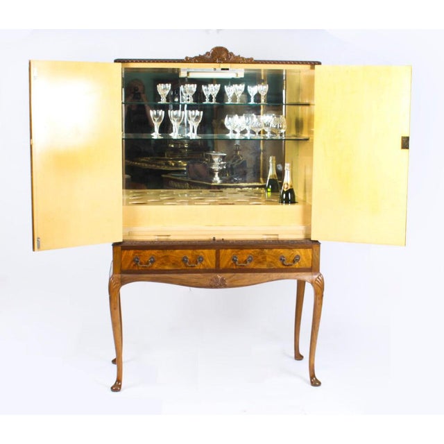 Early 20th Century Queen Anne Burr Walnut Cocktail Cabinet For Sale - Image 13 of 18