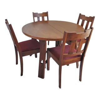 Vintage Round Mission / Art & Crafts Table With 1 Butterfly Leaf & 4 Chairs For Sale
