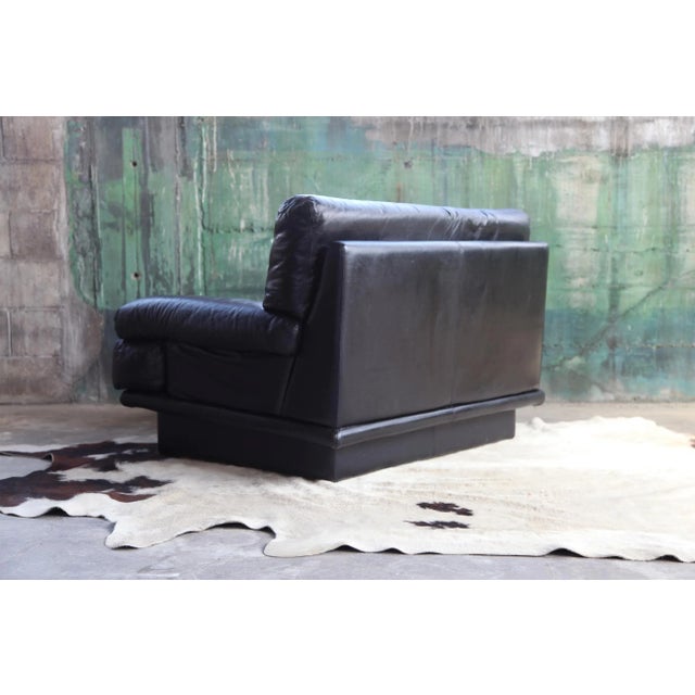 1980s 1980s Postmodern Italian Nicoletti Salotti Plinth Base Black Leather Lounge Chair For Sale - Image 5 of 11