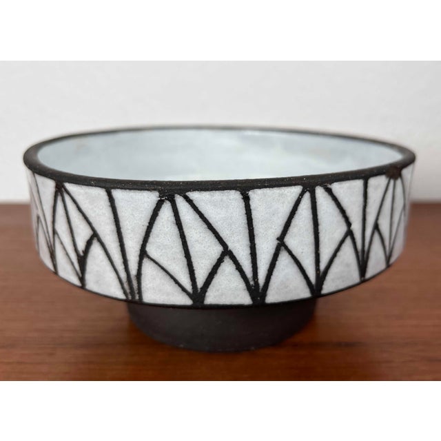 Mid-Century Modern Minimalist Studio Pottery Vase, 1960s For Sale - Image 13 of 15