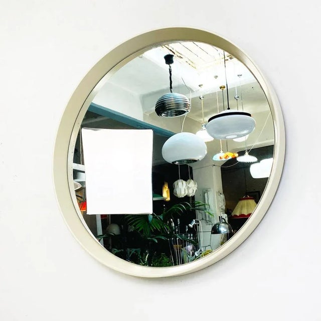Glass Italian Mid-Century Modern Round White Plastic Mirror, 1980s For Sale - Image 7 of 16