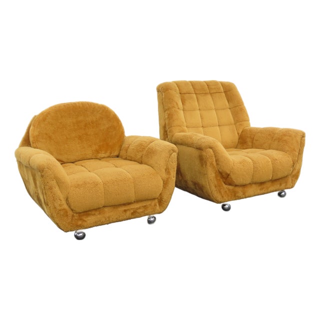 Mid Century Modern Lounge Chairs a Set of Two 6388 For Sale