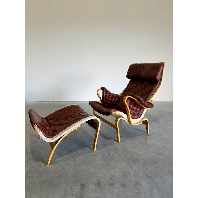 1980s 1980s Brown Leather Pernilla Chair and Ottoman by Bruno Mathsson for Dux Sweden, 2 Pieces For Sale - Image 5 of 14