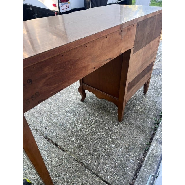 Brown Vintage Stanley French Provincial Vanity For Sale - Image 8 of 11