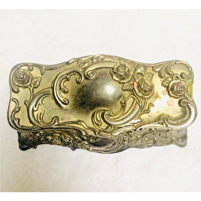 1910s Antique Art Nouveau Blown Out Roses Silver Jewelry Box For Sale - Image 6 of 9