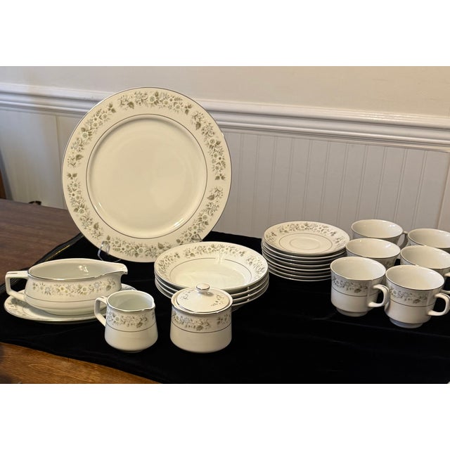 This is an elegant set of 1960’s Imperial China dinnerware by W. Dalton featuring the “Wild Flower 745” pattern. They were...
