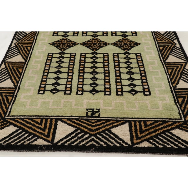 Late 20th Century Contemporary Art Deco Style Wool Rug in Beige & Black, by Rug & Kilim, India For Sale - Image 5 of 10
