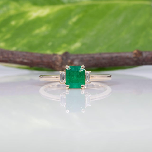 2020s Colombian Emerald Ring With Earth-Mined Diamond Accents: Solid 14k Gold, 6x5mm, Size 6.75 For Sale - Image 5 of 9