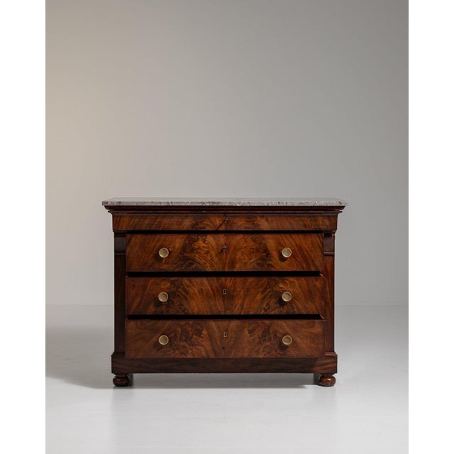 French 19th Century France Rich Mahogany Flame Mahogany Chest Of Drawers For Sale - Image 3 of 10