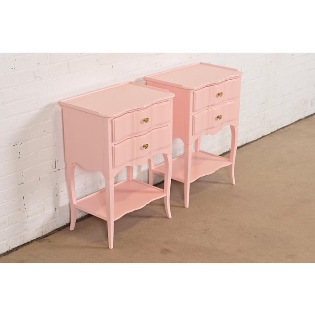 John Widdicomb John Widdicomb French Provincial Louis XV Pink Lacquered Nightstands, Newly Refinished For Sale - Image 4 of 15