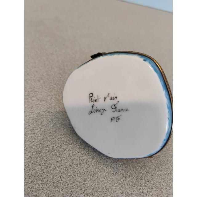 1980s 1980s Pient Main Limoges France Penguin Trinket Box For Sale - Image 5 of 6