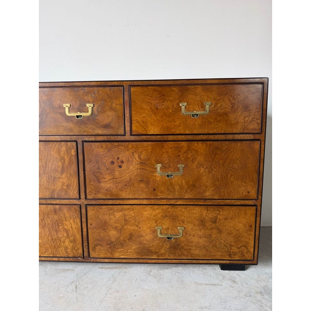 1970’s John Widdicomb Campaign Mid-Century Burlwood & Brass 9-Drawer Lowboy Dresser For Sale In Miami - Image 6 of 13
