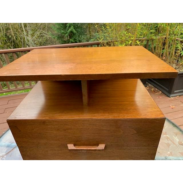 Mid-Century Modern 1950s Ramseur Mid Century Modern Set of 2 Nightstands For Sale - Image 3 of 13