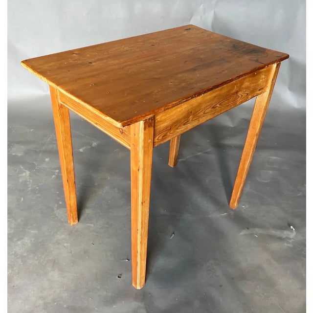 18th Century American Yellow Pine Side Table, Likely Southern For Sale In Richmond - Image 6 of 6
