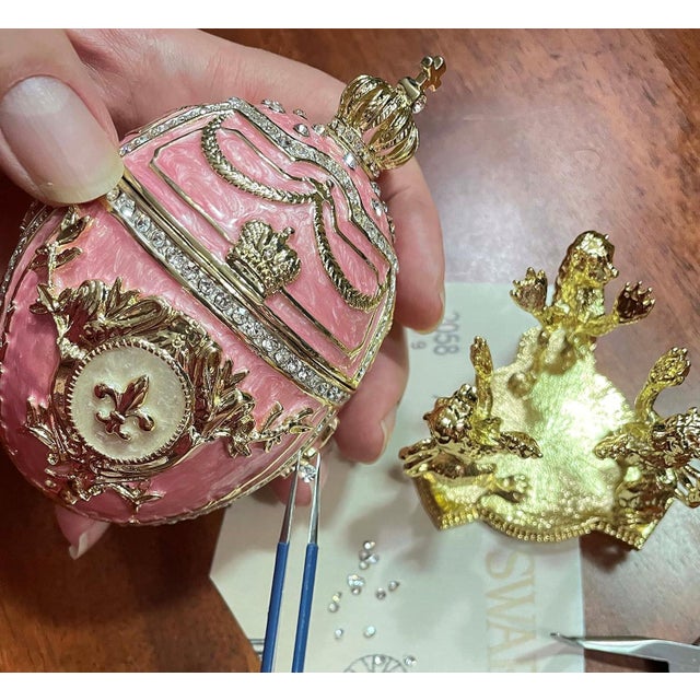 Hot Pink Pierre Lorren Handmade Faberge Egg Style Trinket Fabergé Egg Style Austrian Crystal Diamond Pure Gold Deco Hand Painted 5 Star Egg & Handmade Bracelet For Sale - Image 8 of 9