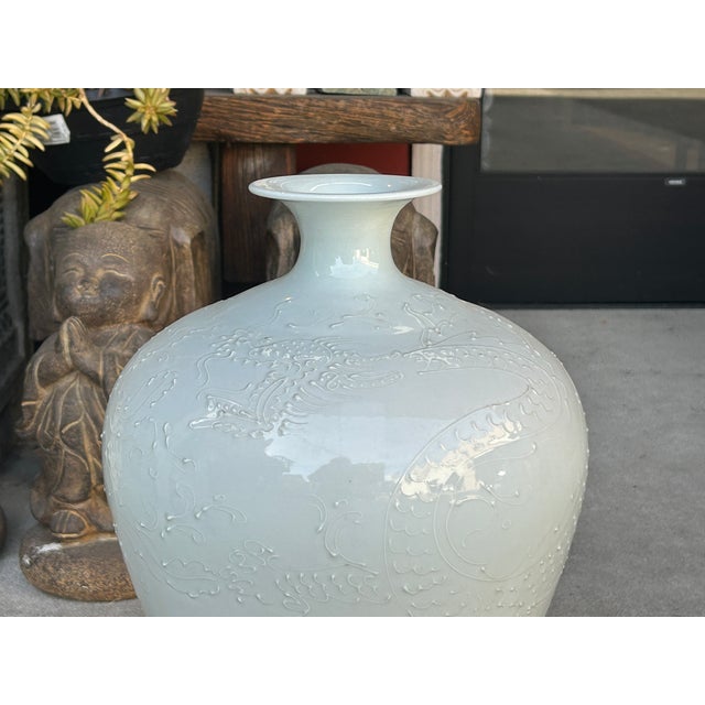 White Chinese Off White Porcelain Relief Floral Pattern Pear Shape Vase For Sale - Image 8 of 11