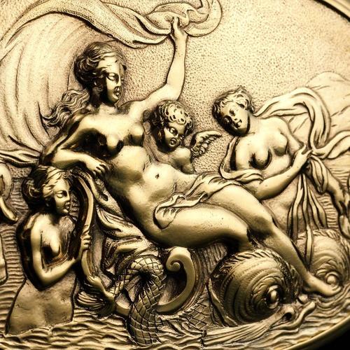 Antique Georgian Silver Gilt Snuff Box with Scene of Venus, London, 1810s For Sale - Image 3 of 18