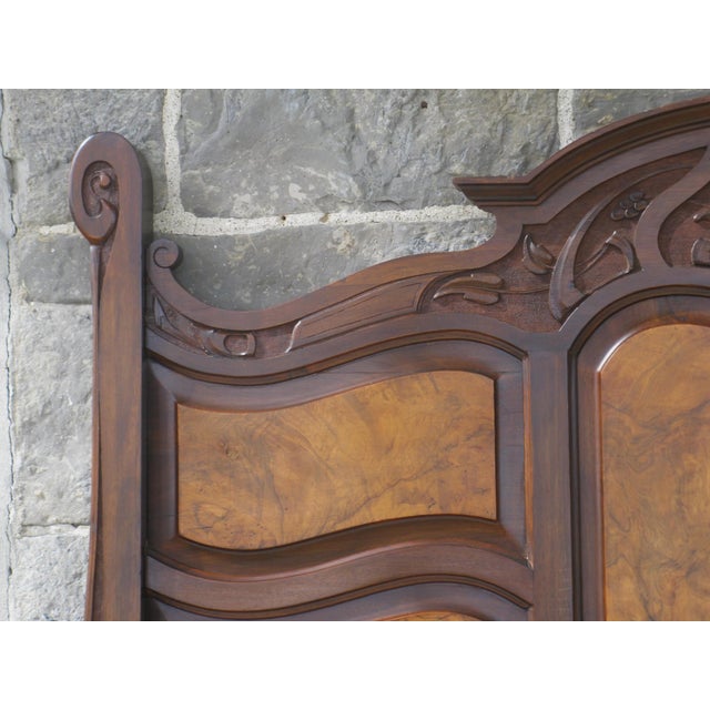 Art Nouveau Louis Majorelle (Attributed) Hand Carved Tulip Floral Design Walnut Burl Wood Bed Frame 19th C. For Sale - Image 9 of 18