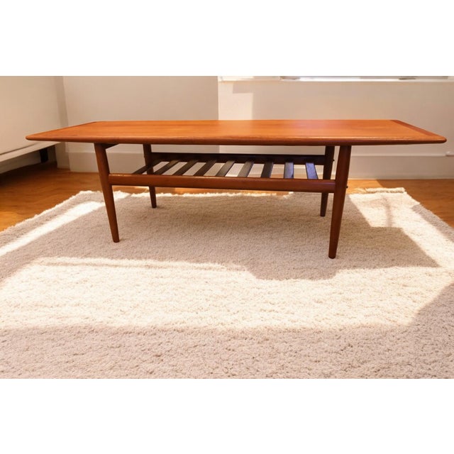 Brown Vintage Coffee Table in Teak with Magazine Shelf and Chamfered Edge by Grete Jalk for Glostrup, 1960s For Sale - Image 8 of 18