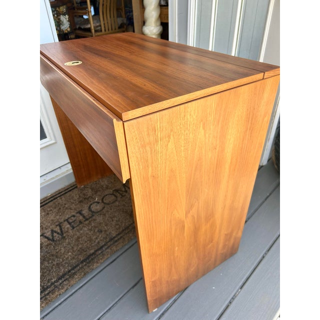 Arne Wahl Iversen 1960s Mid Century Danish Modern Teak Vanity/Desk by Arne Wahl Iversen for Vinde Molefabrik - For Sale - Image 4 of 12