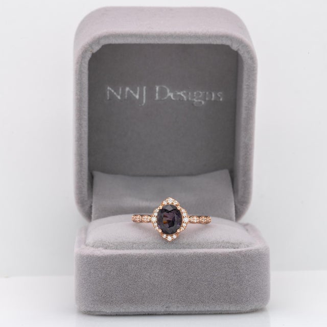 Modern 2Ct Purple Spinel Ring in Solid 14k Gold With Earth Mined Diamond Accents, Size 6.75 For Sale - Image 3 of 8