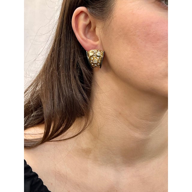 Leporttie Diamond Bangle Earring Two Piece Set in 18 Karat Yellow Gold For Sale - Image 13 of 18