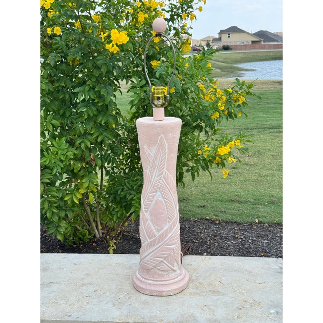 Postmodern Vintage C. 1980s Art Deco Revival Palm Beach Regency Peachy-Pink Plaster Palm Leaf Table Lamp For Sale - Image 3 of 11
