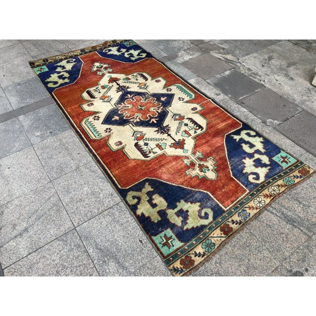 Art Deco 1960s Vintage Turkish Oushak Floral Rug - 3′10″ × 8′3″ For Sale - Image 3 of 11