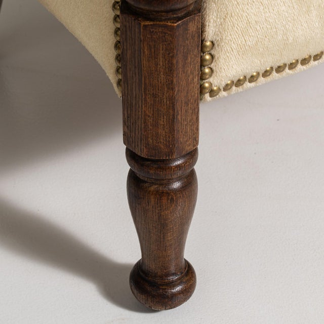 Early 20th Century Jacobean Brown Wood Pair of Club Chairs For Sale - Image 11 of 12