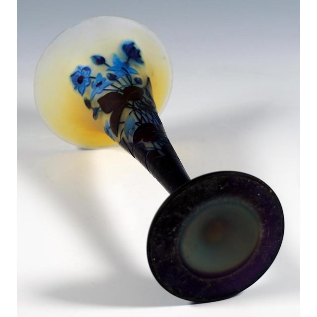 Glass Art Nouveau Fleur De Neige Cameo Vase by Emile Galle for Nancy, France, 1910 For Sale - Image 7 of 8
