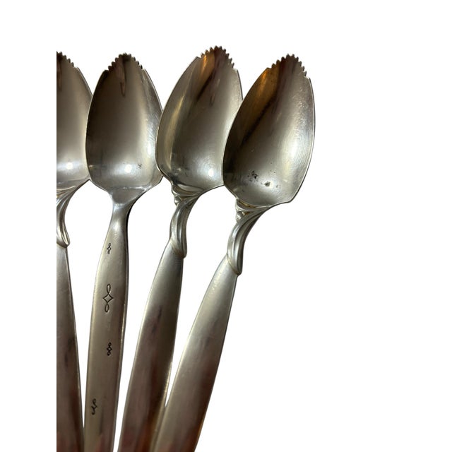 Traditional Vintage Wm Rogers Silver Plated Mismatched Grapefruit Spoons, Set of 8 For Sale - Image 3 of 7