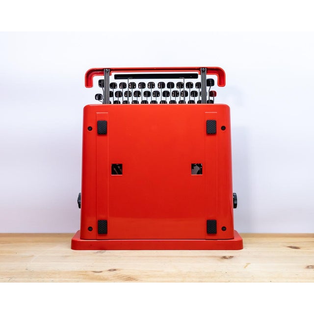 Olivetti Valentine Typewriter, 1970 For Sale - Image 3 of 12