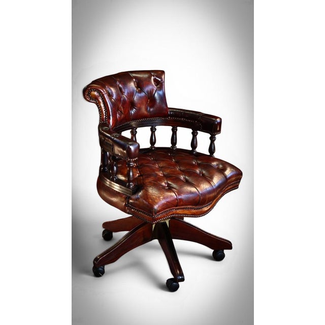 Captain's Swivel Armchair in Leather by George Smith, 2010s For Sale - Image 3 of 18