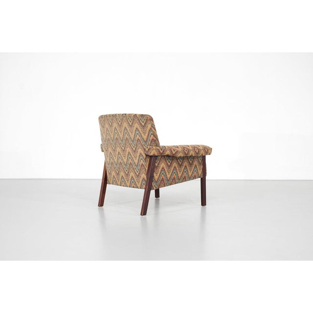 Mid-Century Modern Armchair in Fabric and Wood, Italy, 1960s For Sale - Image 3 of 16
