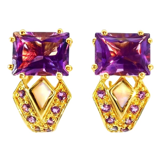 Late 20th Century 14K Yellow Gold Amethyst MOP Mabe Inlaid Earrings, Pair For Sale