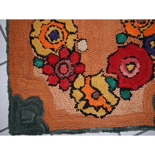 1940s 1940s Handmade Vintage American Hooked Rug 2' X 3' For Sale - Image 5 of 8