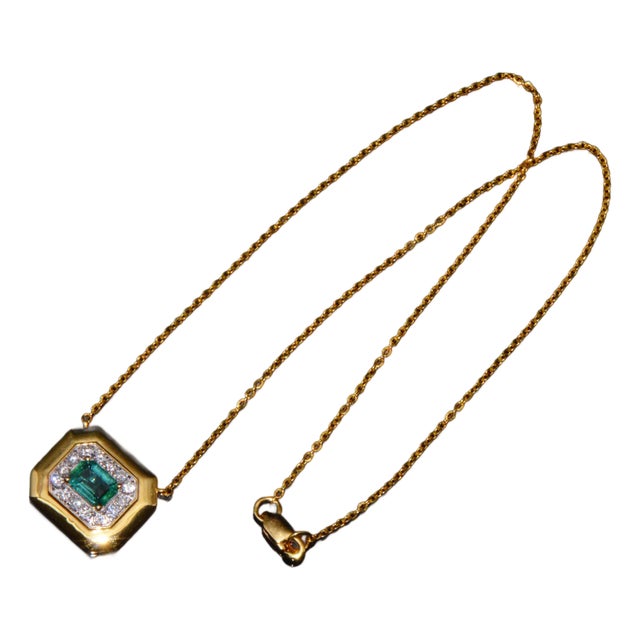 Gia Certified Natural 1.76Cts Emerald Diamond 18k Solid Gold Necklace For Sale