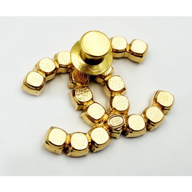 Chanel Chanel Gold CC Rainbow Colorful Gem Pin For Sale - Image 4 of 4