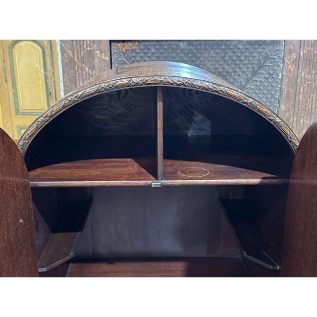 English Buffet Bar in Walnut and Mahogany, 1930s For Sale - Image 10 of 18