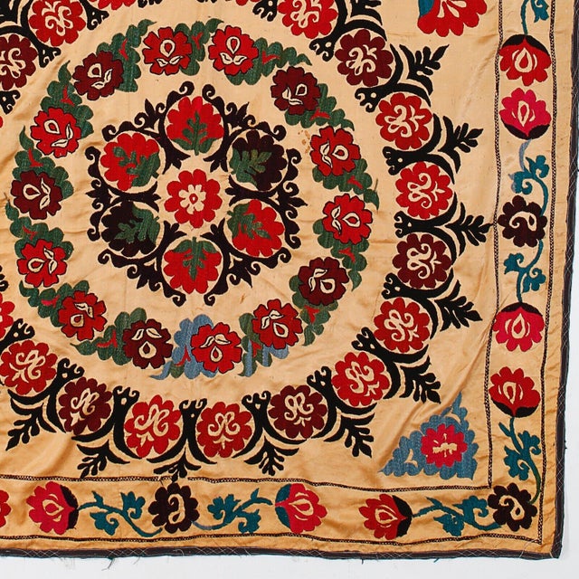 5.4x8.6 ft Silk Embroidery Wall Hanging, Vintage Tablecloth, Yellow Bedspread For Sale - Image 4 of 4