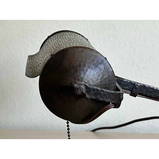 1930s 1930s Art Deco Hammered Solid Brass Banker's Desk Table Lamp With Wood-Core Base For Sale - Image 5 of 12