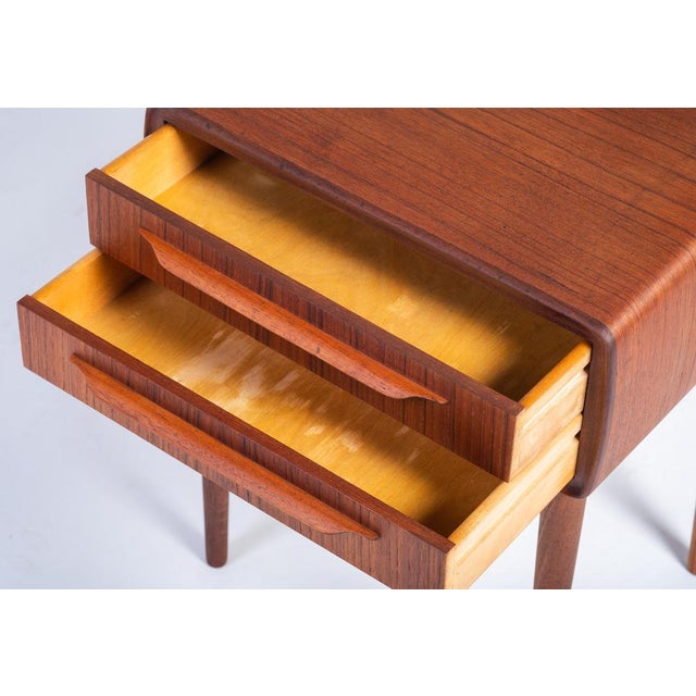 Tan Danish Nightstands by Johannes Andersen, 1960s, Set of 2 For Sale - Image 8 of 10